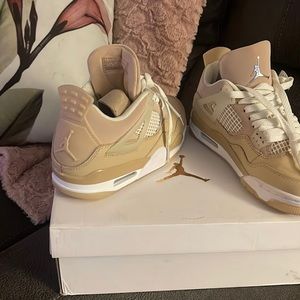 Size 6 Jordan’s Retro 4’s , very cute & stylish, comfy!